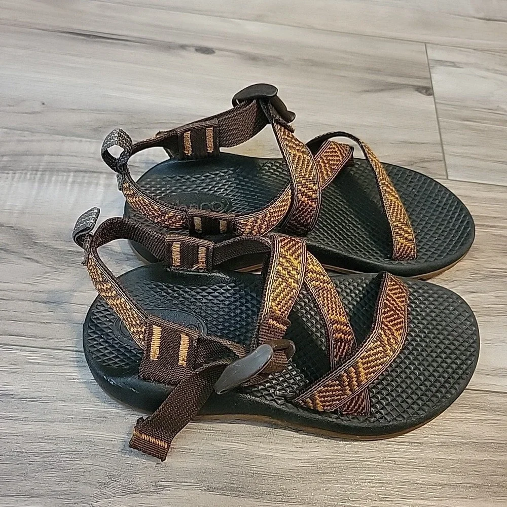 Chacos Z/1  Sandals Unisex Kids 2 Brown Ajustable Straps Open Toe Outdoor Hiking